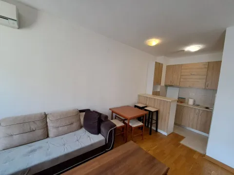 Rent, one bedroom apartment, 45m², City Kvart, Podgorica - image 7