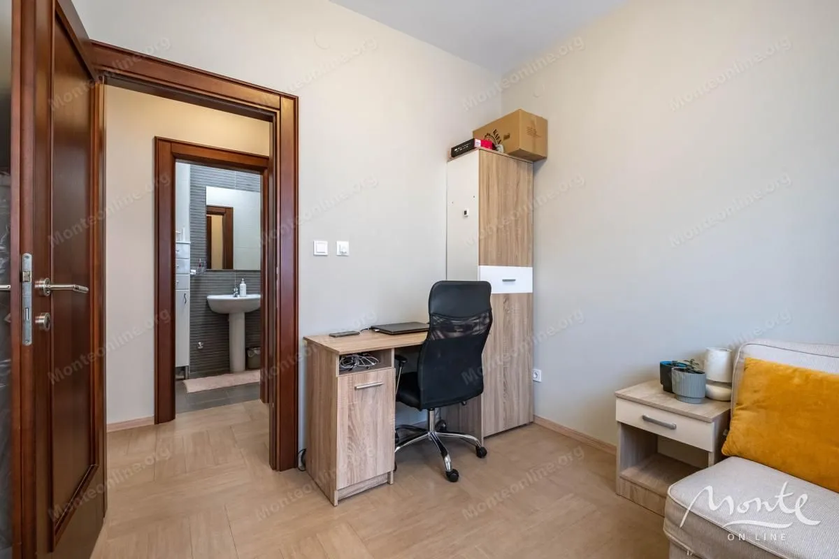 Prodaja, trosoban stan, 114m², Dobrota, Kotor