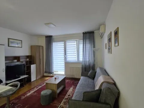 Izdavanje, garsonjera, 30m², Cara Dušana, Novi Sad Sve Podlokacije - image 6