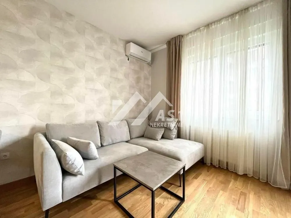 Izdavanje, jednosoban stan, 40m², Adamovićevo Naselje, Novi Sad Sve Podlokacije