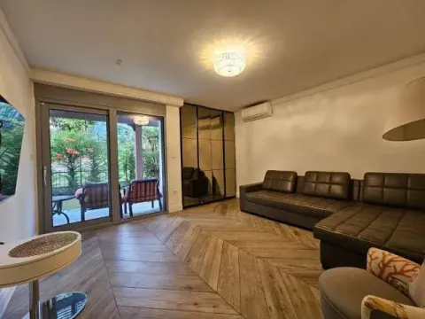 Izdavanje, trosoban stan, 147m², Gorica C, Podgorica - image 5