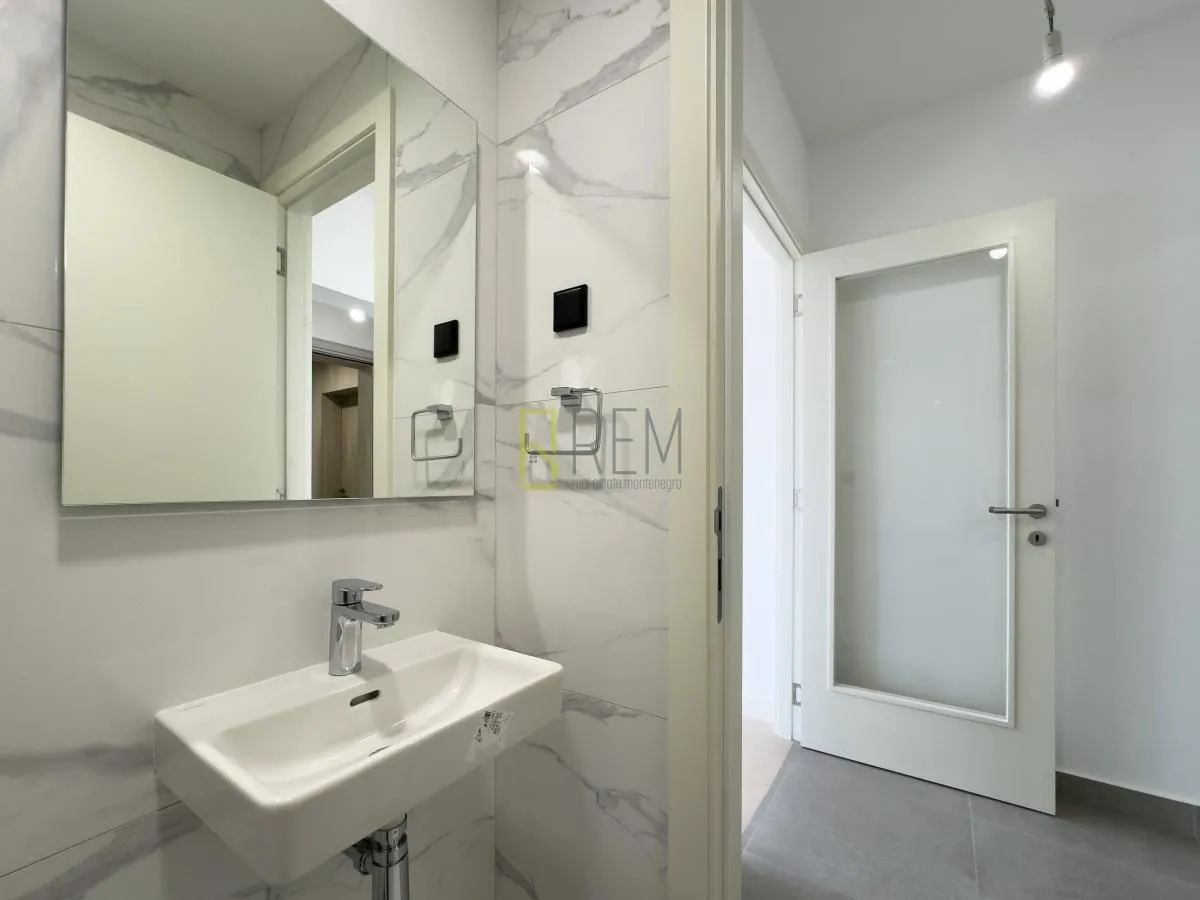 Prodaja, dvosoban stan, 125m², Podgorica, Crna Gora