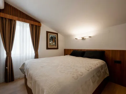 Sale, two bedroom apartment, 81m², Petrovac, Budva - image 11
