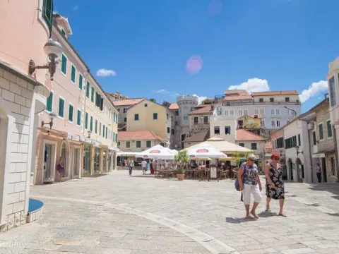 Sale, office space, 100m², Herceg Novi, Crna Gora - image 1