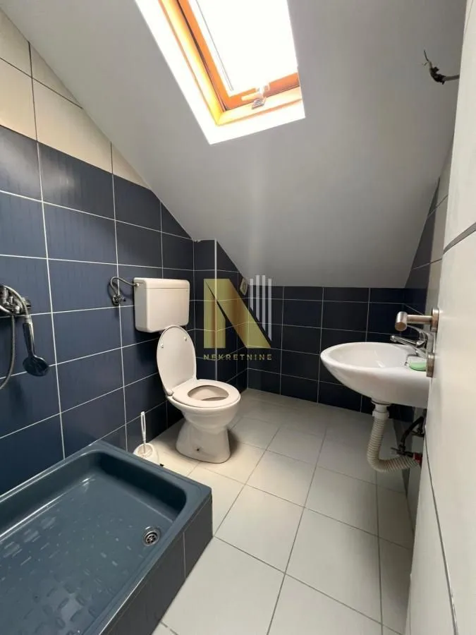 Prodaja, četvorosoban stan, 117m², Bulevar Evrope, Novi Sad Sve Podlokacije