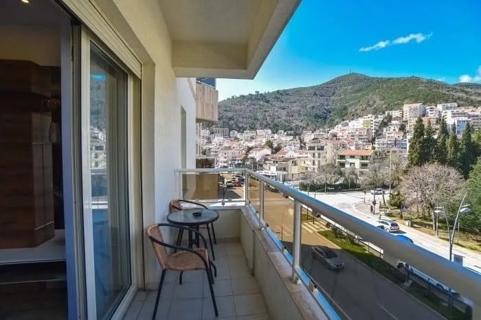 Rent, one bedroom apartment, 45m², Centar, Budva