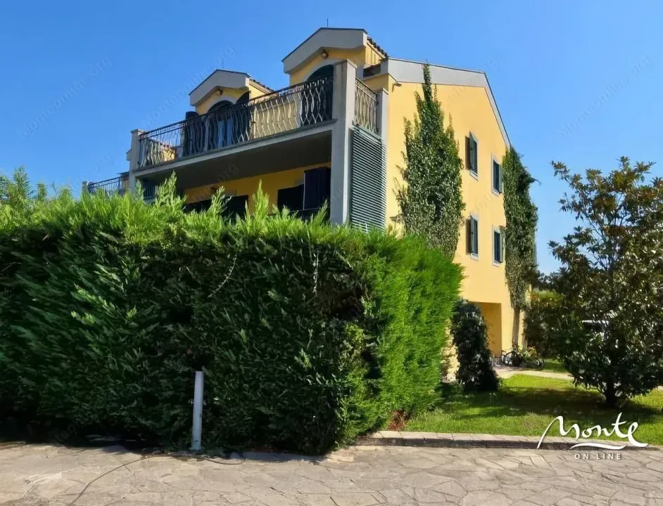 Prodaja, kuća, 160m², Lastva Grbaljska, Kotor