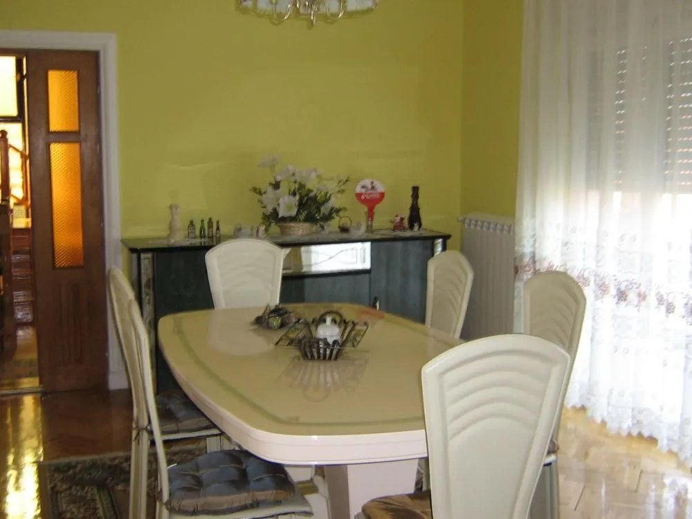 Prodaja, kuća, 360m², Trnava, Jagodina