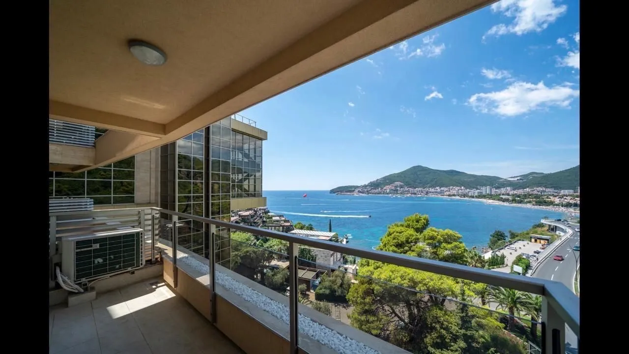 Rent, three bedroom apartment, 150m², Dukley Gardens, Budva