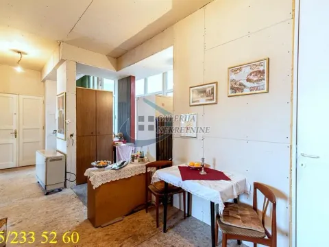 Sale, two bedroom apartment, 72m², Kalenić Pijaca, Vračar Sve Podlokacije - image 10