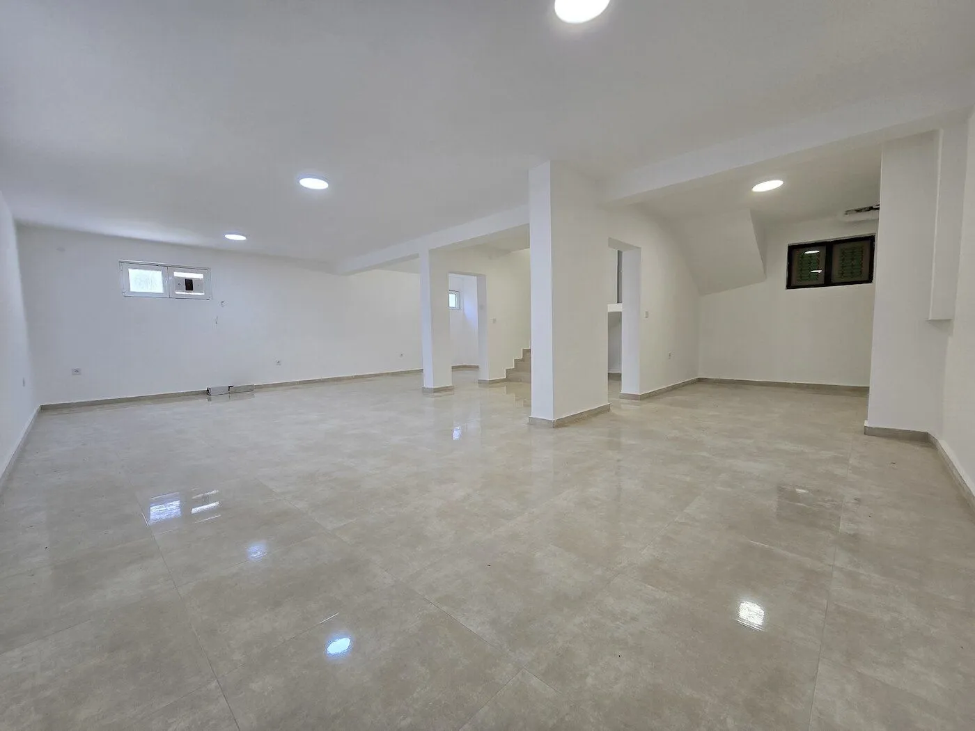 Rent, office space, 337m², Stari Aerodrom, Podgorica