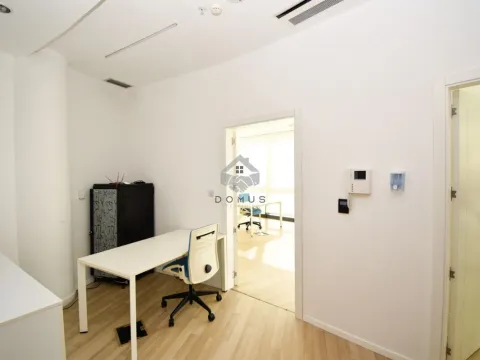 Sale, office space, 193m², Podgorica, Crna Gora - image 12