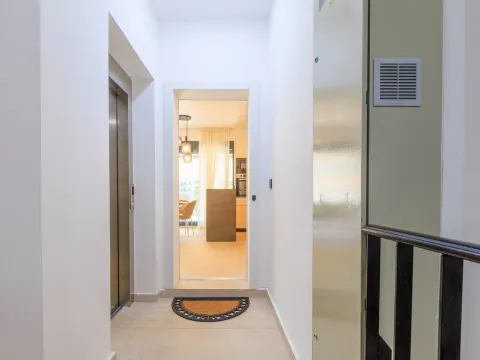 Prodaja, dvosoban stan, 154m², Tivat, Crna Gora - image 19