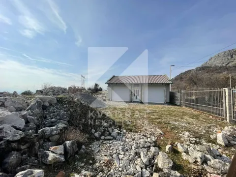 Prodaja, kuća, 626m², Kuči, Podgorica - image 2