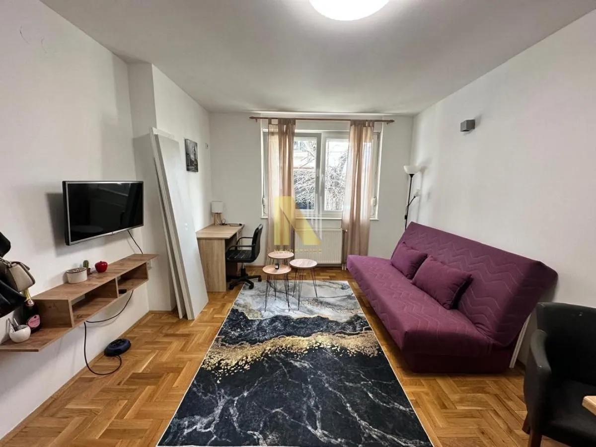Izdavanje, garsonjera, 25m², Socijalno, Novi Sad Sve Podlokacije