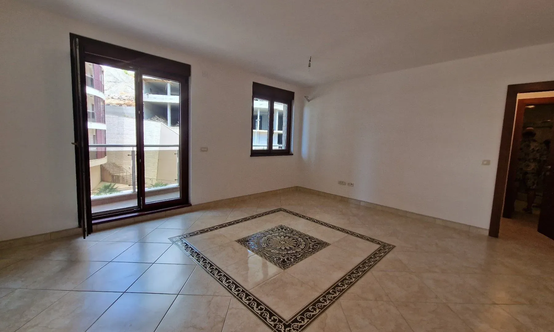 Sale, one bedroom apartment, 72m², Bečići, Budva