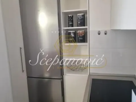 Izdavanje, trosoban stan, 105m², Centar, Novi Sad - image 10