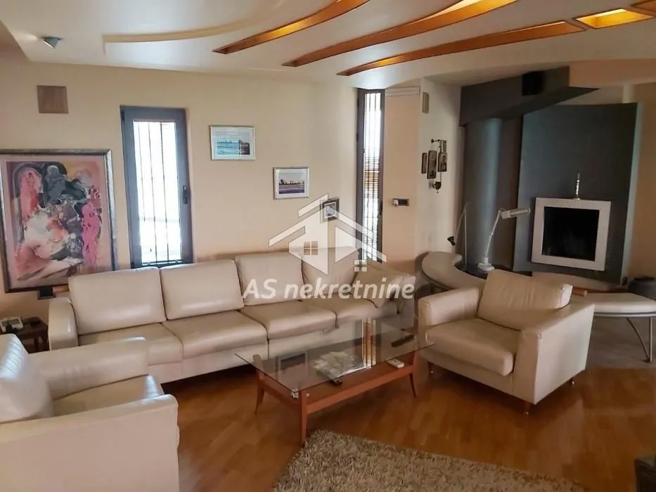 Izdavanje, kuća, 400m², Fon (Fon - Bilećka), Voždovac Sve Podlokacije