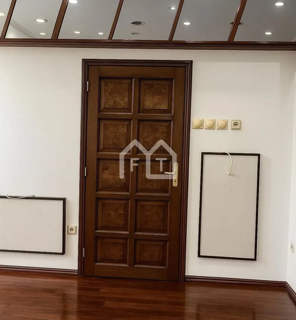 Rent, office space, 106m², Stari Merkator, Novi Beograd Sve Podlokacije