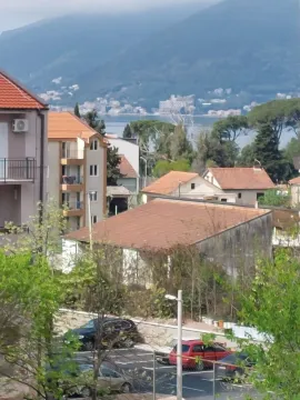 Rent, two bedroom apartment, 60m², Seljanovo, Tivat - image 4