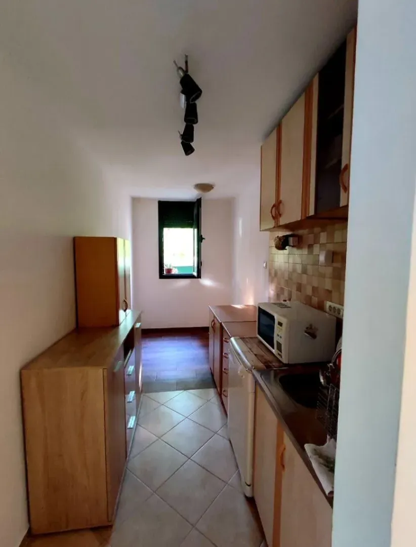 Rent, office space, 80m², Blok 5, Podgorica