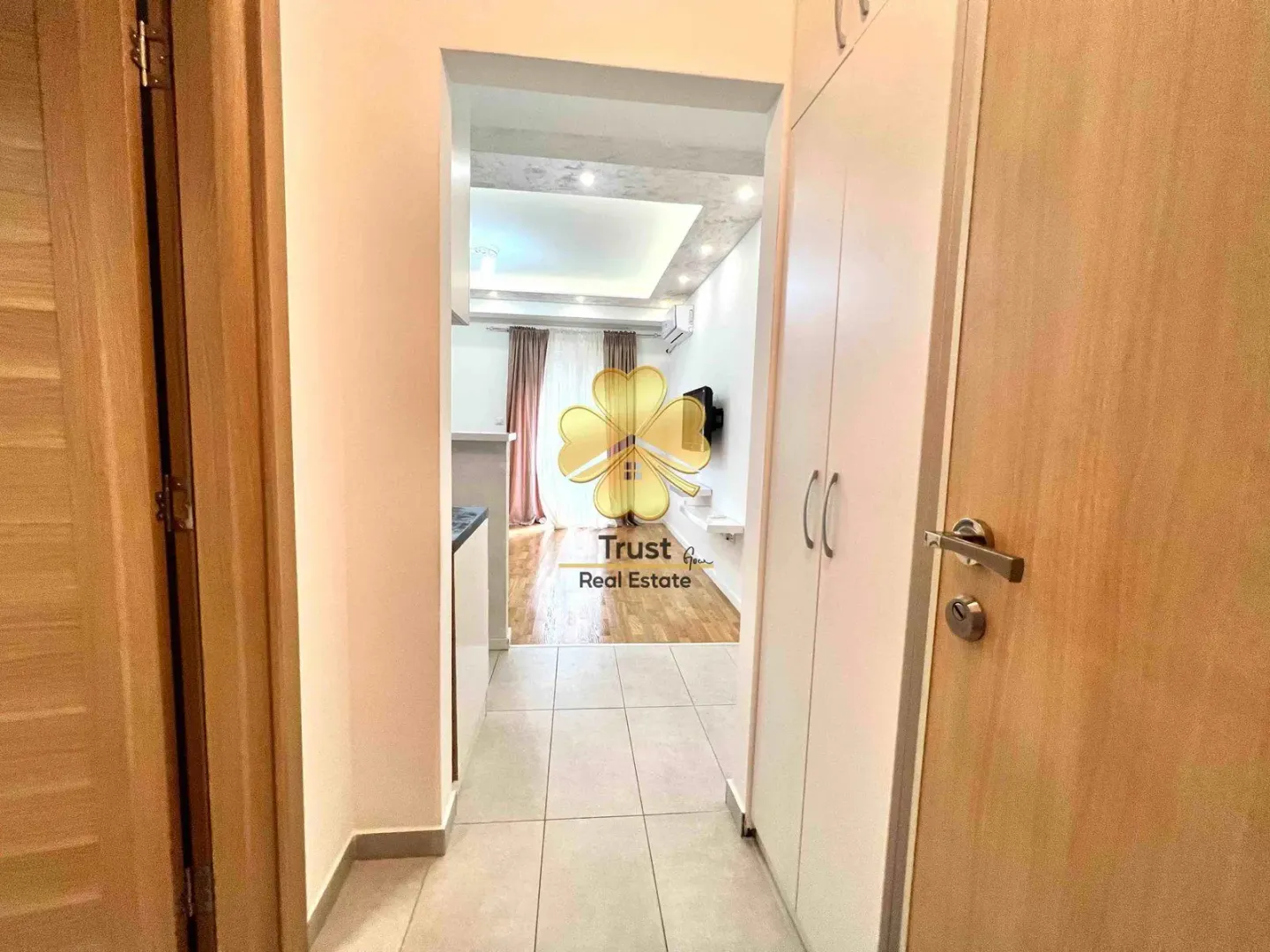 Izdavanje, garsonjera, 30m², Stari Aerodrom, Podgorica