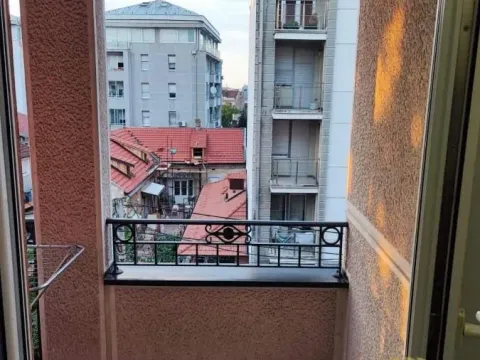 Izdavanje, jednosoban stan, 42m², Vračar Sve Podlokacije, Beograd - image 2