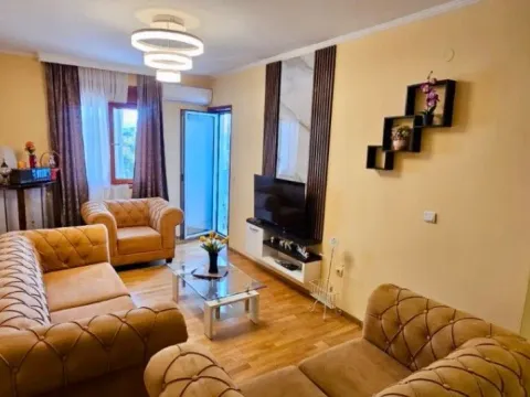 Izdavanje, dvosoban stan, 65m2, Pobrežje, Podgorica Izdavanje, dvosoban stan, 65m2, Pobrežje, Podgorica