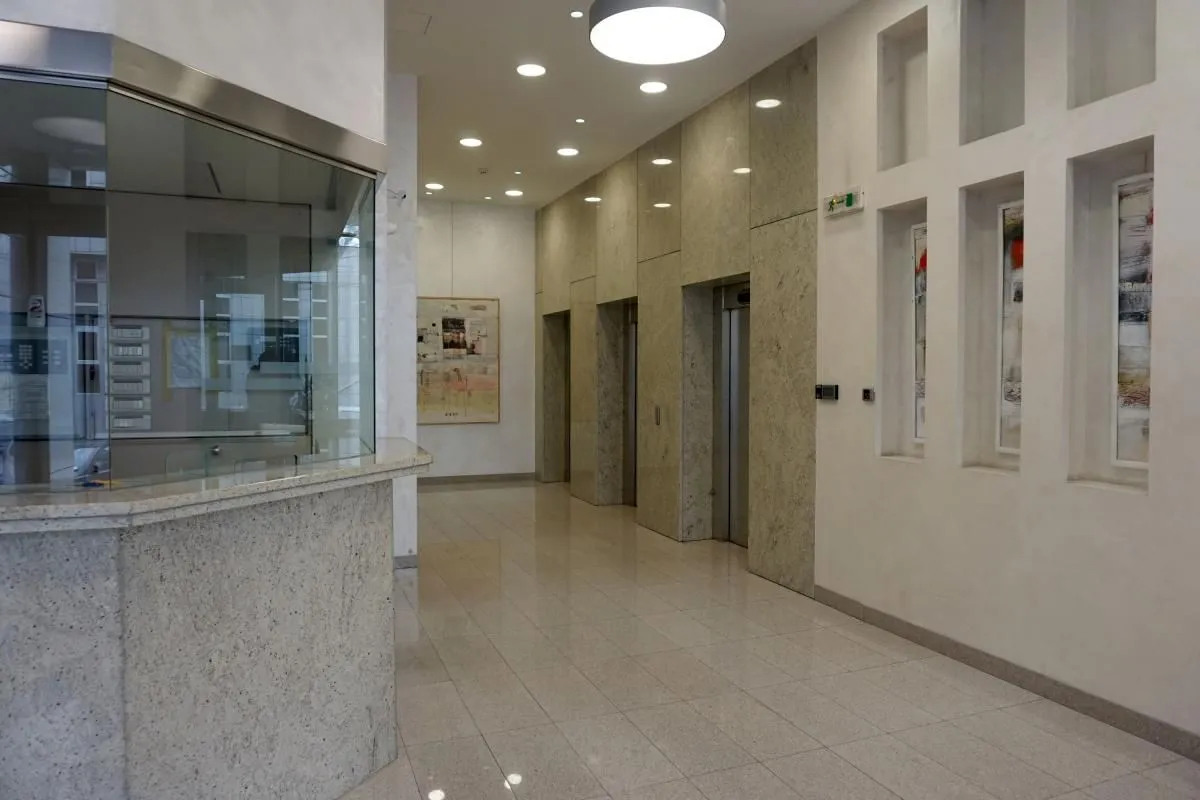 Rent, office space, 650m², Slavija, Vračar Sve Podlokacije