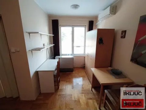 Prodaja, garsonjera, 27m², Bulevar patrijarha Pavla, Novi Sad Sve Podlokacije - image 2