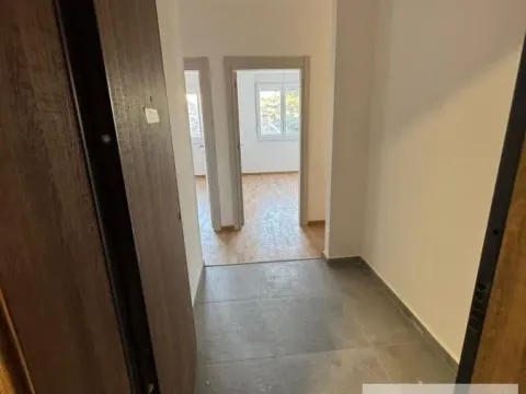 Prodaja, trosoban stan, 67m², Centar, Stara Pazova - image 17