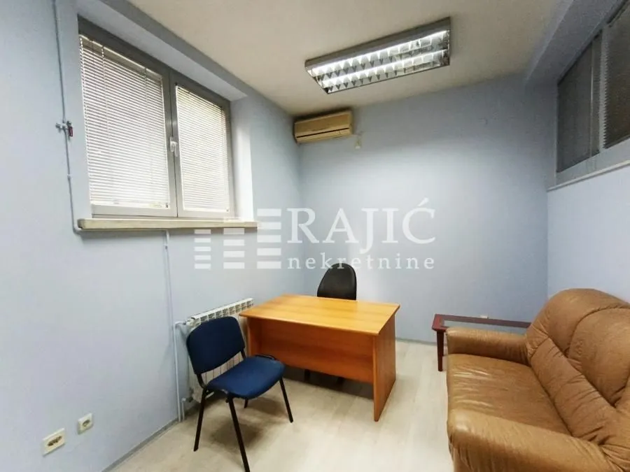 Rent, office space, 145m², Slavija, Vračar Sve Podlokacije