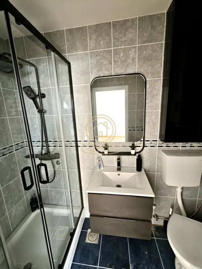 Rent, office space, 96m², Medijana, Niš