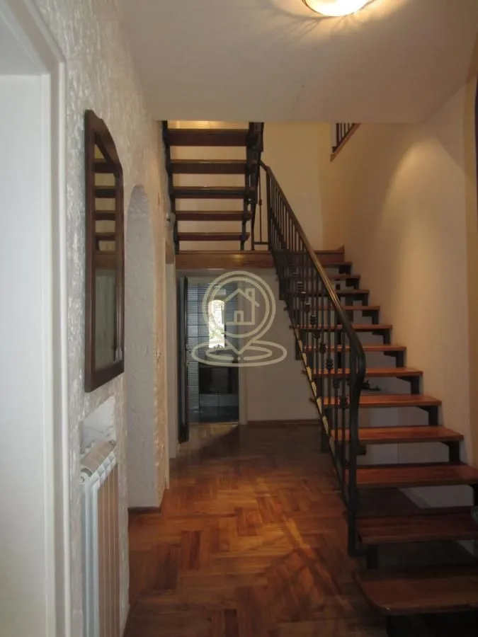 Rent, house, 310m², Savski Venac, Beograd