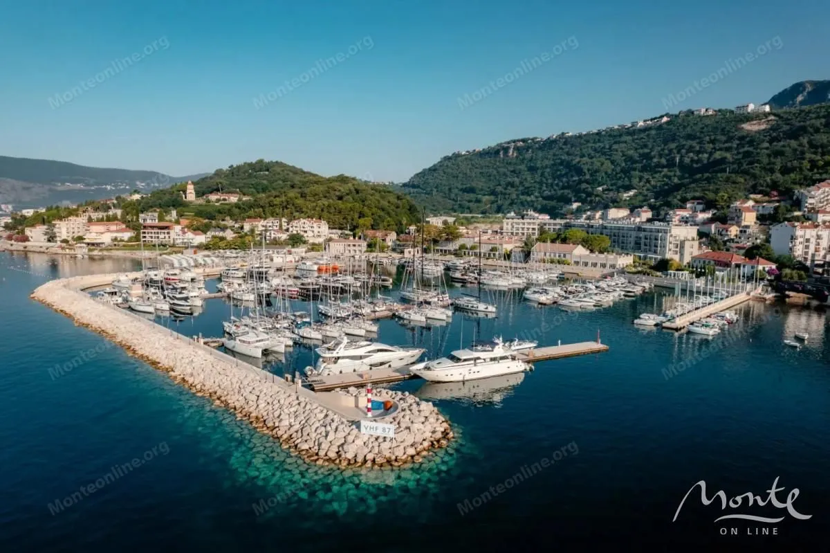 Sale, house, 272m², Podi, Herceg Novi