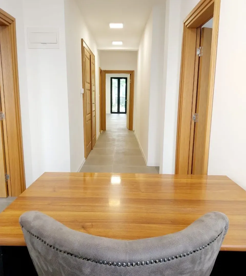 Izdavanje, poslovni prostor, 120m², Centar, Podgorica