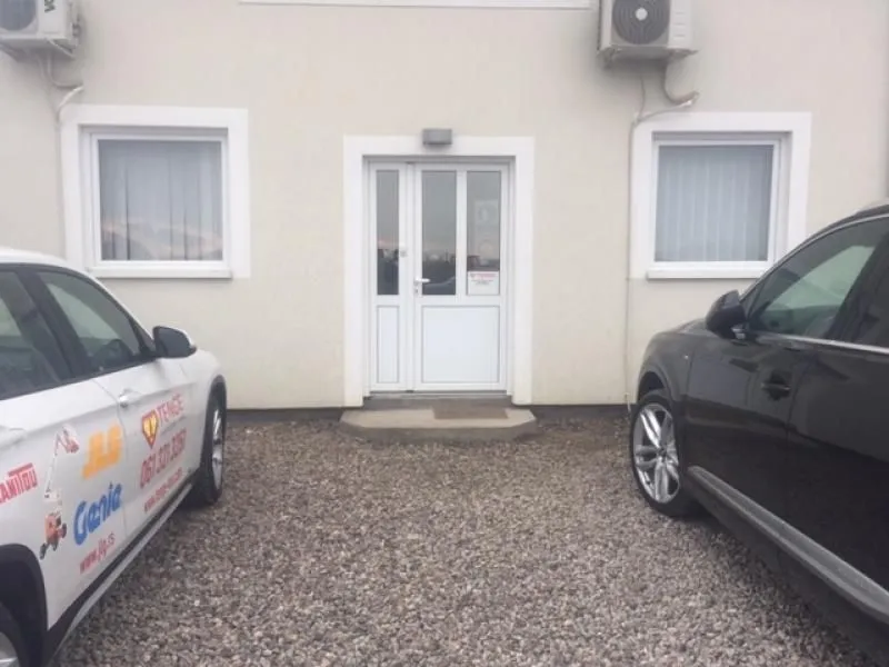 Rent, office space, 700m², Zemun Ugrinovci, Zemun Sve Podlokacije