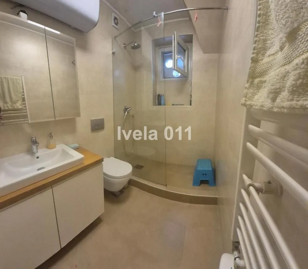 Sale, two bedroom apartment, 72m², Kalenić Pijaca, Vračar Sve Podlokacije