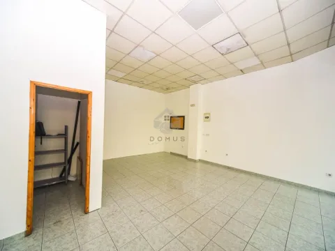 Rent, office space, 38m², Stari Aerodrom, Podgorica - image 4