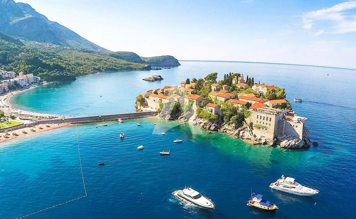 Sale, land lot, 18576m², Sveti Stefan, Budva