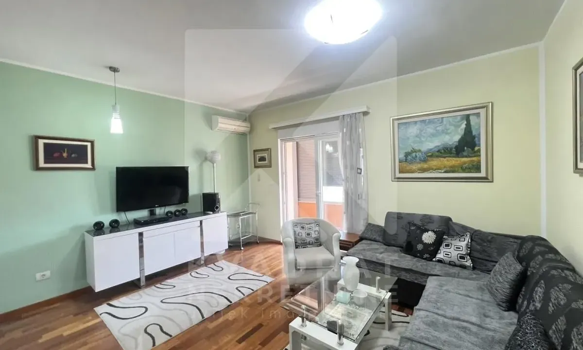 Izdavanje, dvosoban stan, 75m², City Kvart, Podgorica