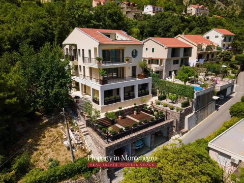 Prodaja, kuća, 520m², Muo, Kotor - image 2