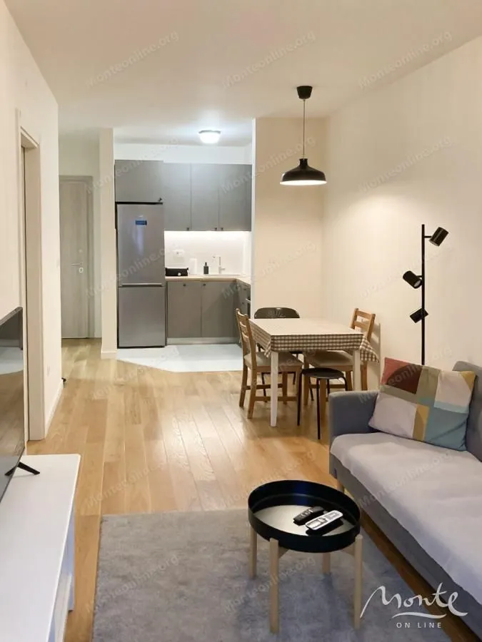 Prodaja, jednosoban stan, 40m², Central Point, Podgorica