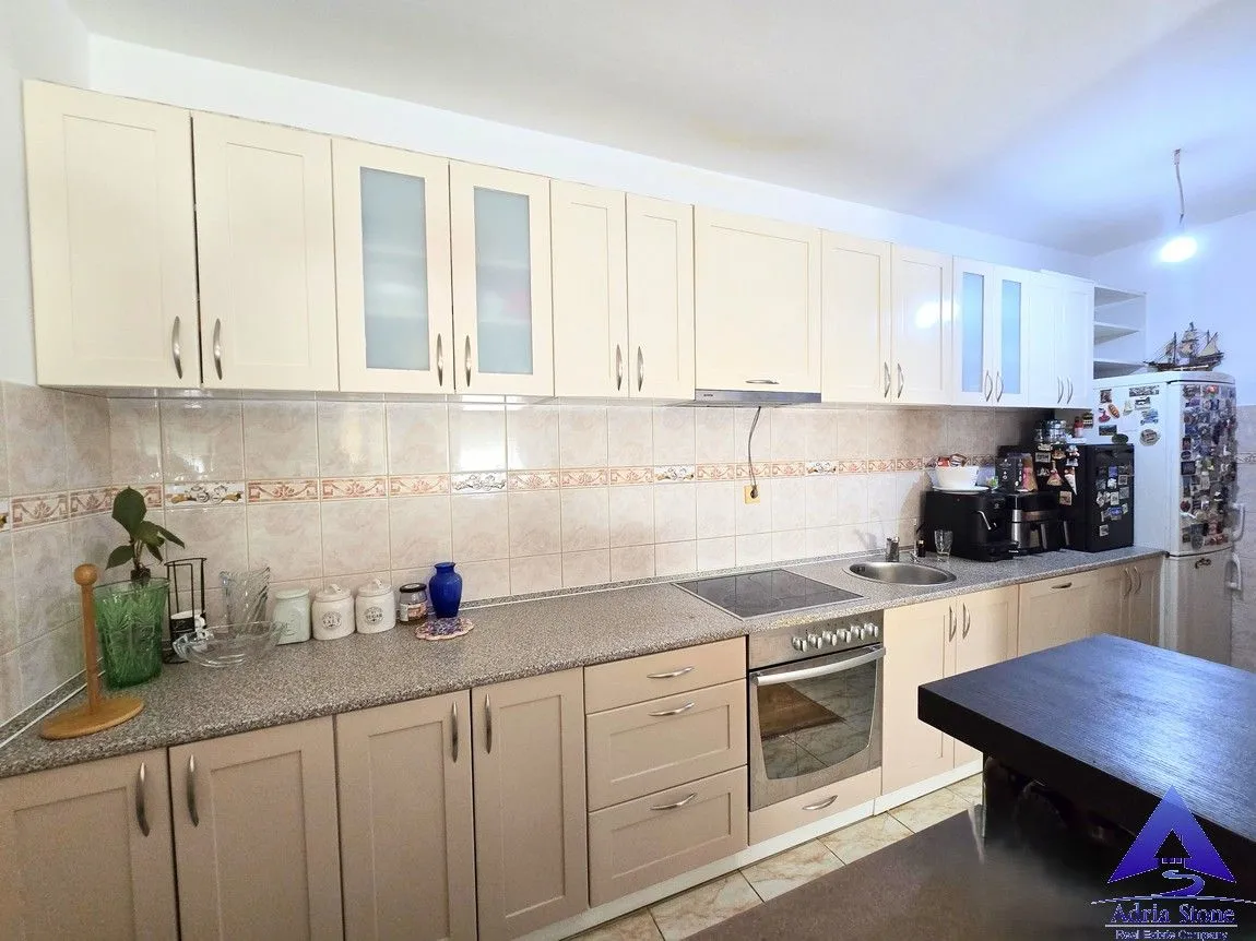 Sale, three bedroom apartment, 107m², Maine, Budva