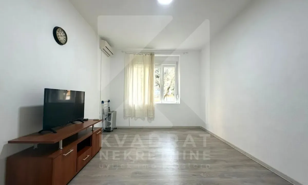 Izdavanje, garsonjera, 27m², Centar, Podgorica
