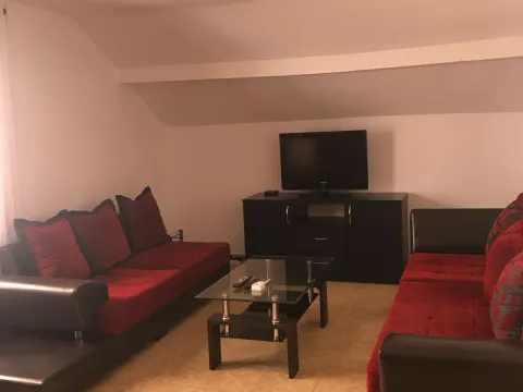 Izdavanje, kuća, 40m², Tološi, Podgorica - image 8