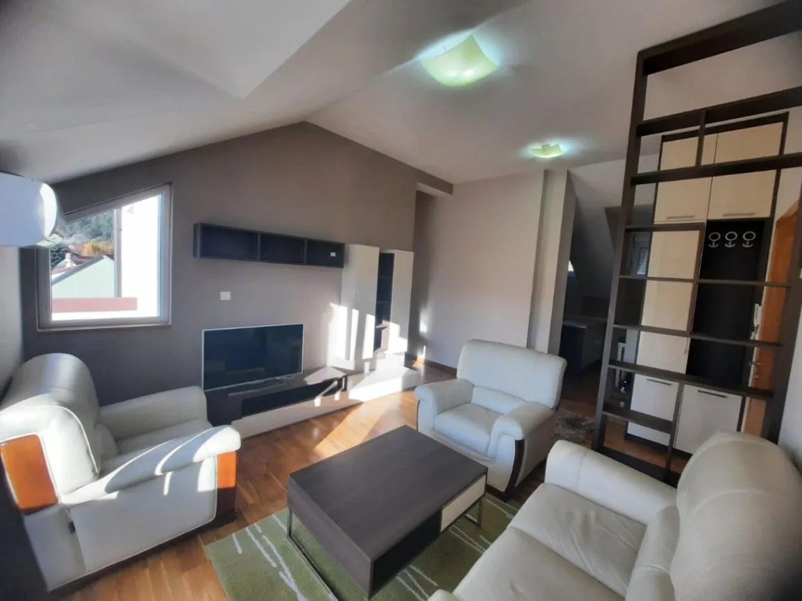 Prodaja, dvosoban stan, 62m², Cetinje, Crna Gora