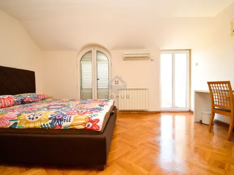 Rent, house, 200m², Gorica C, Podgorica - image 15