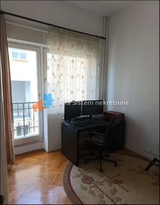 Izdavanje, trosoban stan, 80m², Savski Venac, Beograd