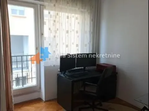 Izdavanje, trosoban stan, 80m², Savski Venac, Beograd - image 10